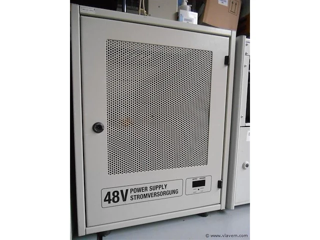 Metalen kast - afbeelding 1 van  2