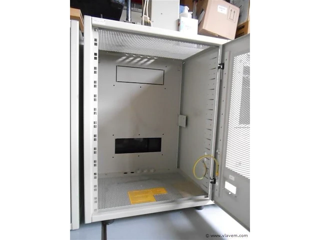 Metalen kast - afbeelding 2 van  2