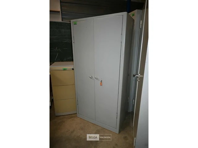 Metalen kast - afbeelding 1 van  5