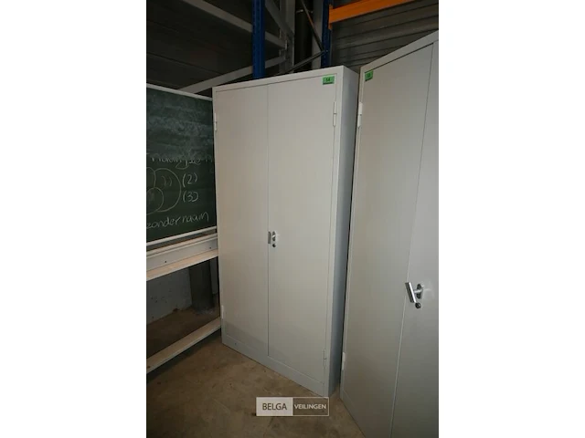 Metalen kast - afbeelding 1 van  4