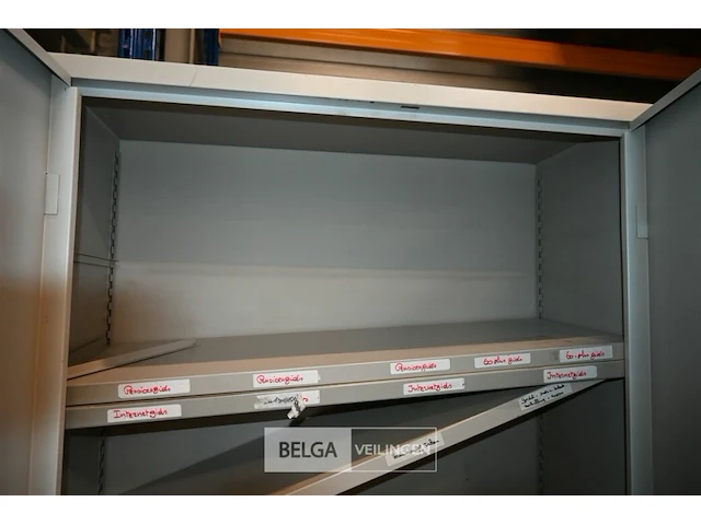 Metalen kast - afbeelding 3 van  4