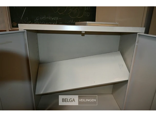 Metalen kast - afbeelding 4 van  4