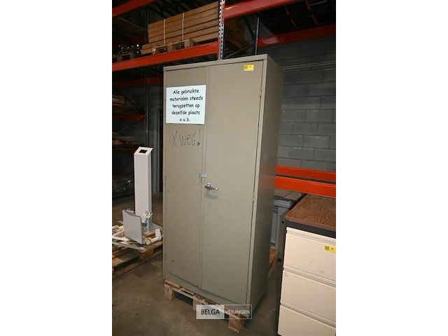 Metalen kast - afbeelding 1 van  5