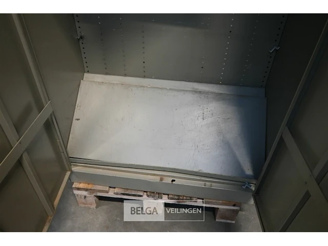 Metalen kast - afbeelding 5 van  5