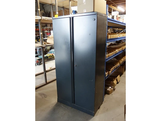 Metalen kast - afbeelding 2 van  3