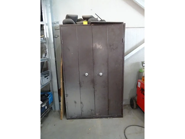 Metalen kast - afbeelding 1 van  3