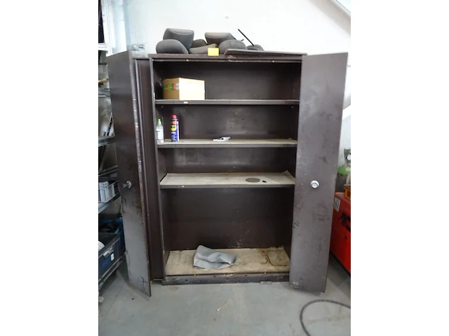 Metalen kast - afbeelding 2 van  3