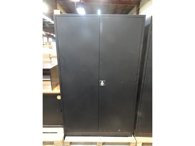 Metalen kast - afbeelding 1 van  2