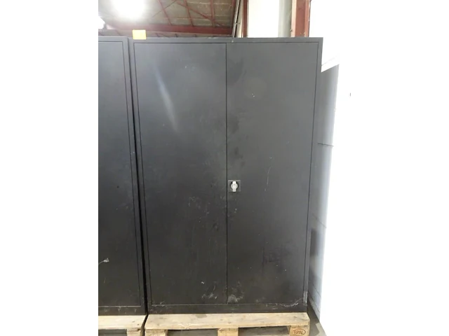 Metalen kast - afbeelding 1 van  2