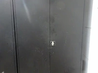 Metalen kast - afbeelding 1 van  2