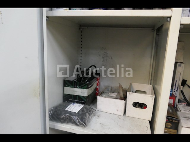 Metalen kasten en werkbank - afbeelding 8 van  23