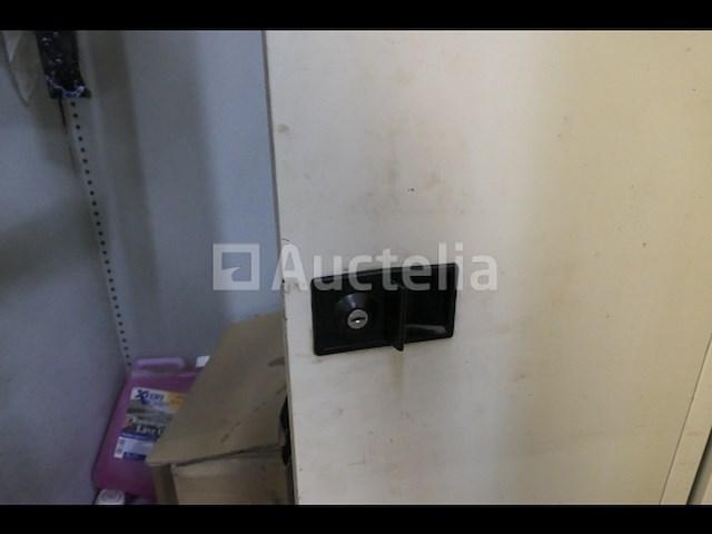 Metalen kasten en werkbank - afbeelding 14 van  23