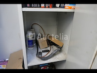 Metalen kasten en werkbank - afbeelding 23 van  23