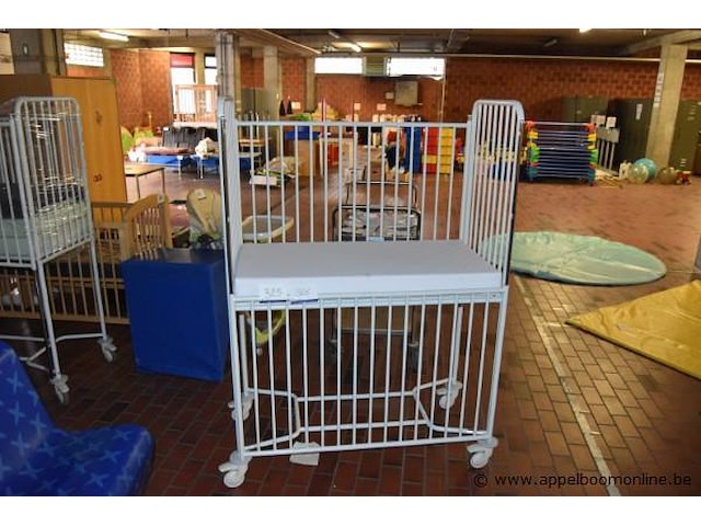 Metalen kinderbed - afbeelding 1 van  1