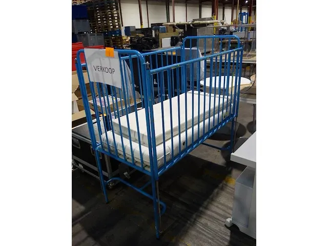 Metalen kinderziekenhuisbed - afbeelding 1 van  2