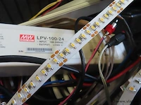 Metalen kist oa ledcontroler, ledstrip enzovoort volgens foto - afbeelding 5 van  6