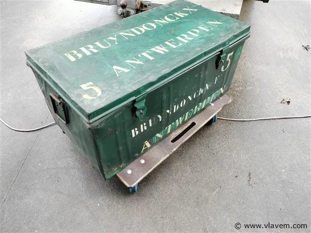 Metalen kist - afbeelding 1 van  1