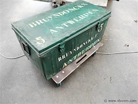 Metalen kist - afbeelding 1 van  1