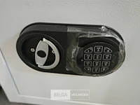 Metalen kluis - afbeelding 3 van  3