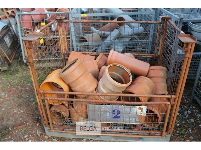 Metalen kooi met pvc hulpstukken - afbeelding 2 van  6