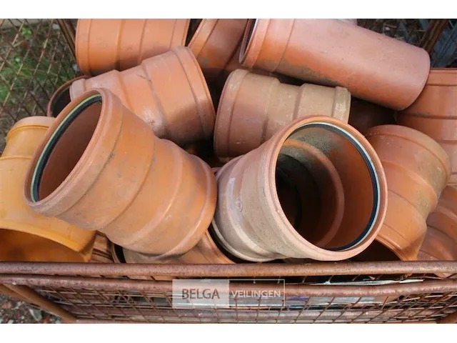 Metalen kooi met pvc hulpstukken - afbeelding 3 van  6