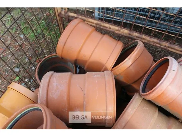 Metalen kooi met pvc hulpstukken - afbeelding 5 van  6
