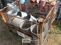 Metalen kooi met pvc hulpstukken - afbeelding 1 van  5