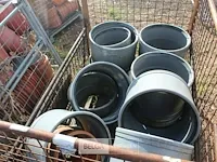 Metalen kooi met pvc hulpstukken - afbeelding 2 van  5
