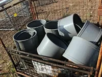 Metalen kooi met pvc hulpstukken - afbeelding 3 van  5