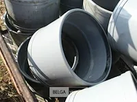 Metalen kooi met pvc hulpstukken - afbeelding 4 van  5
