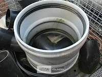 Metalen kooi met pvc hulpstukken - afbeelding 2 van  5