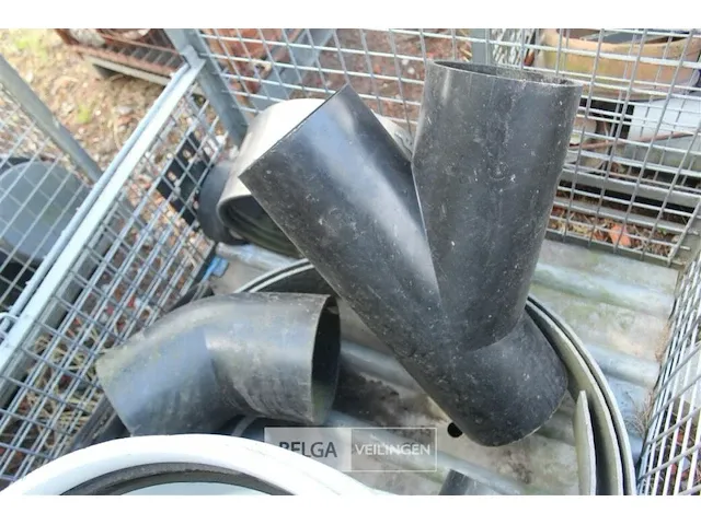 Metalen kooi met pvc hulpstukken - afbeelding 3 van  5