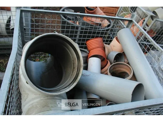 Metalen kooi met pvc hulpstukken - afbeelding 2 van  6