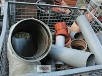 Metalen kooi met pvc hulpstukken - afbeelding 2 van  6