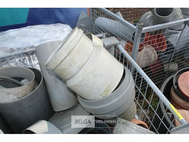 Metalen kooi met pvc hulpstukken - afbeelding 3 van  5