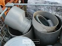 Metalen kooi met pvc hulpstukken - afbeelding 4 van  5