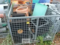 Metalen kooi met pvc hulpstukken - afbeelding 1 van  6