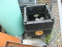 Metalen kooi met pvc hulpstukken - afbeelding 5 van  6