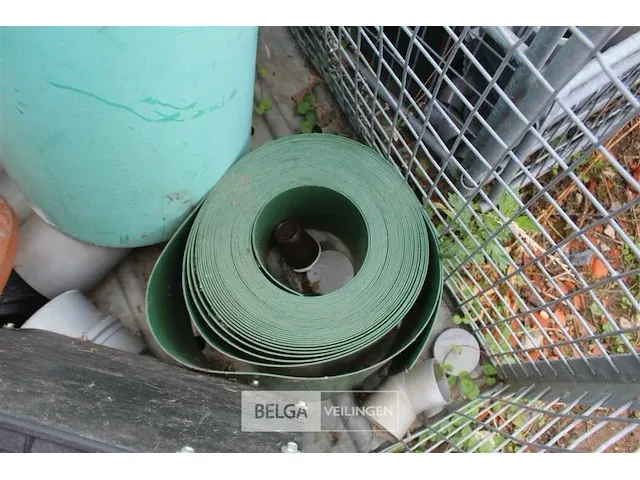 Metalen kooi met pvc hulpstukken - afbeelding 6 van  6