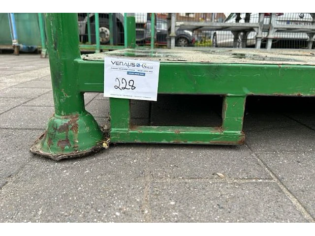 Metalen korf - afbeelding 2 van  4