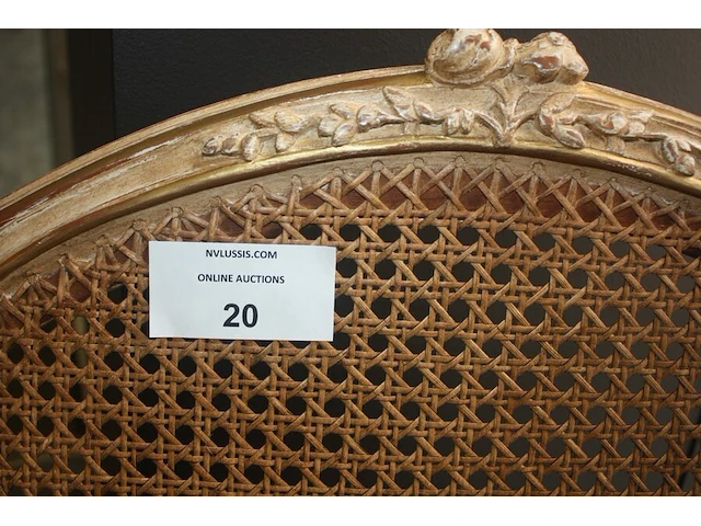 Metalen lage piedestal, tafellamp met 10 lichtpunten, stoel regence met groene stoffen bekleding, 2 kussens mulberry, gordijnroede 220cm mottura, gordijnset h 3m gemoltoneerd en gevoerd pierre frey (79,80,81,82,83,84) - afbeelding 8 van  8