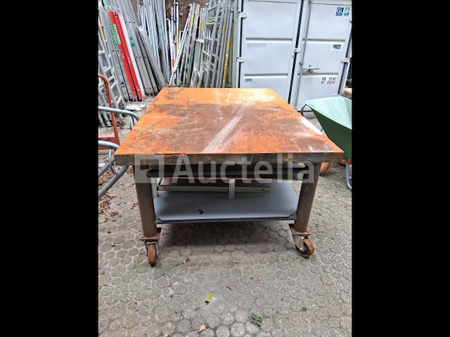 Metalen lastafel op wielen - afbeelding 1 van  2