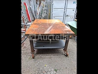 Metalen lastafel op wielen