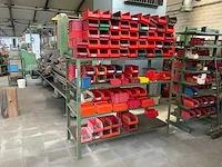 Metalen legbordstelling met grijpbakken - afbeelding 1 van  10