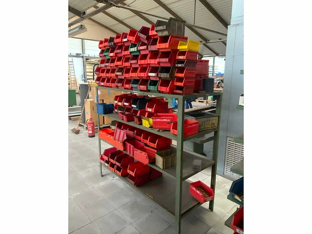 Metalen legbordstelling met grijpbakken - afbeelding 4 van  10