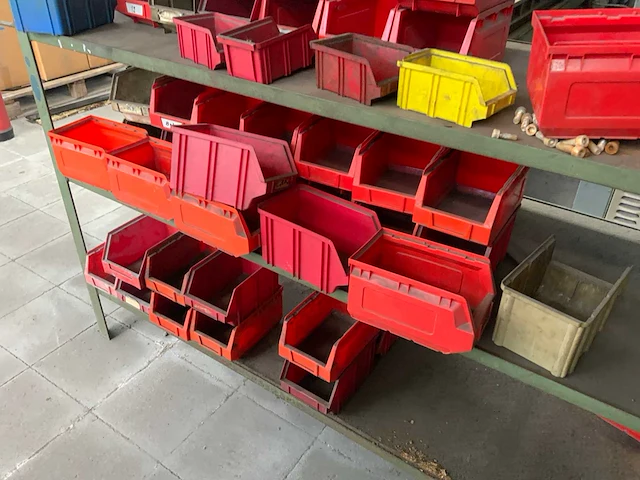 Metalen legbordstelling met grijpbakken - afbeelding 7 van  10