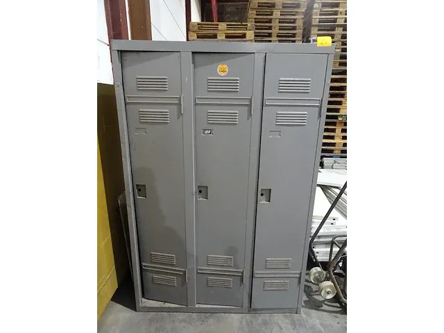 Metalen locker - afbeelding 1 van  3