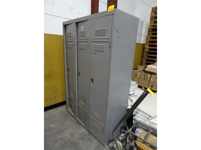 Metalen locker - afbeelding 2 van  3