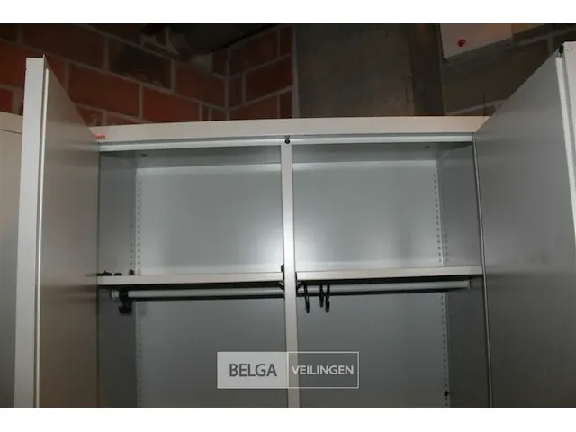 Metalen lockerkast voor 2 personen - afbeelding 3 van  4