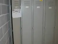 Metalen lockerkast voor 3 personen - afbeelding 1 van  5